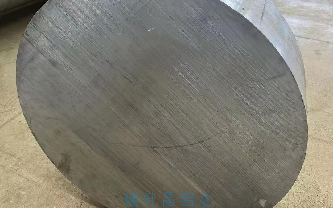 大直径铝棒切割端面实拍